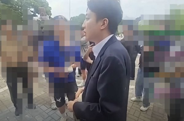 回旋镖击中韩保守派新星，“你妈妈是中国人吧？”